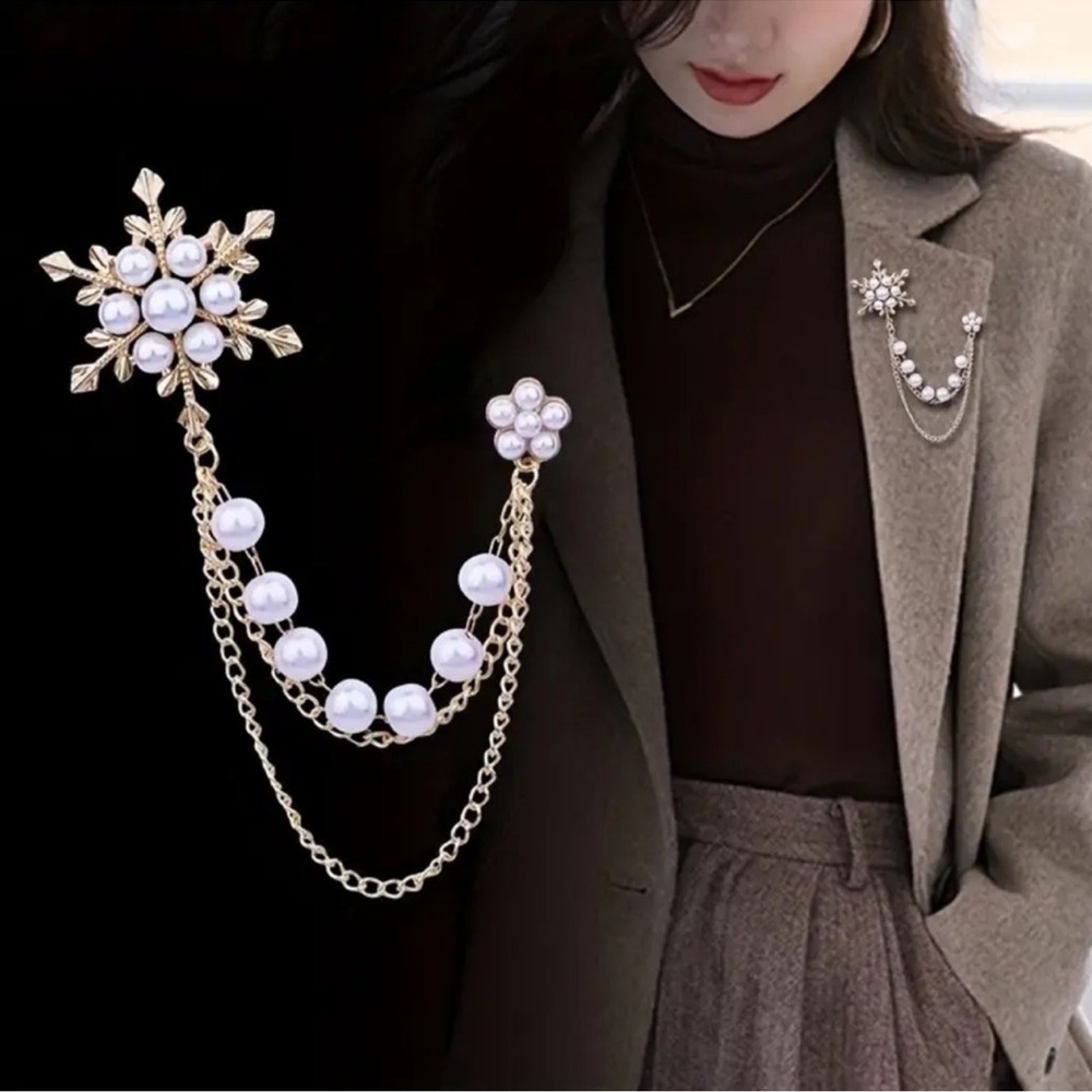 NEW!Elegant Snowflake Chain Brooch Christmas Gift Snowflake Pin ❄️  B1-58